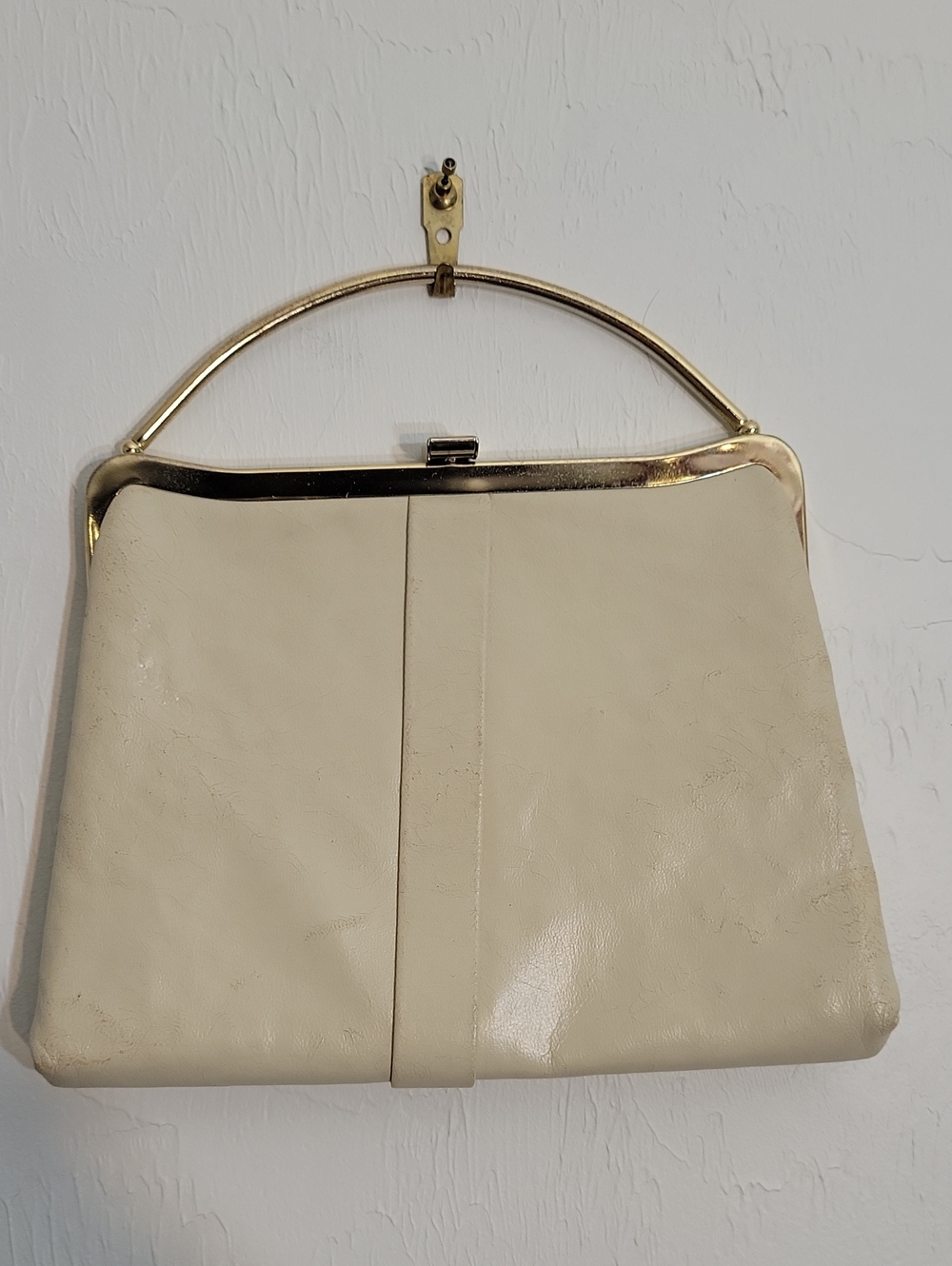 Vintage Source Unknown Cream Frame-Top Women's Clutch with Gold Handle- Leather